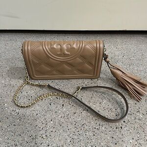 Tory Burch Fleming Crossbody Wallet - Tiramisu Brown
